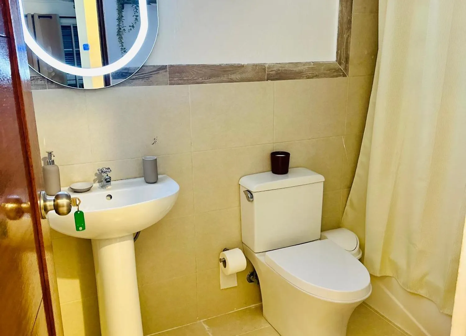 Apartment Stylish 2-Bed Condo In Altos De Arroyo Hondo Santo Domingo