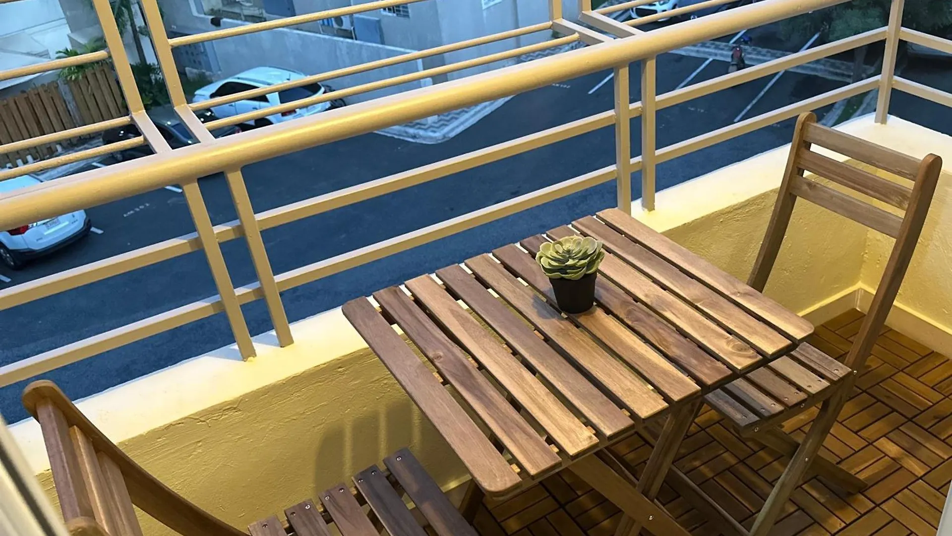 Stylish 2-Bed Condo In Altos De Arroyo Hondo Santo Domingo Apartment